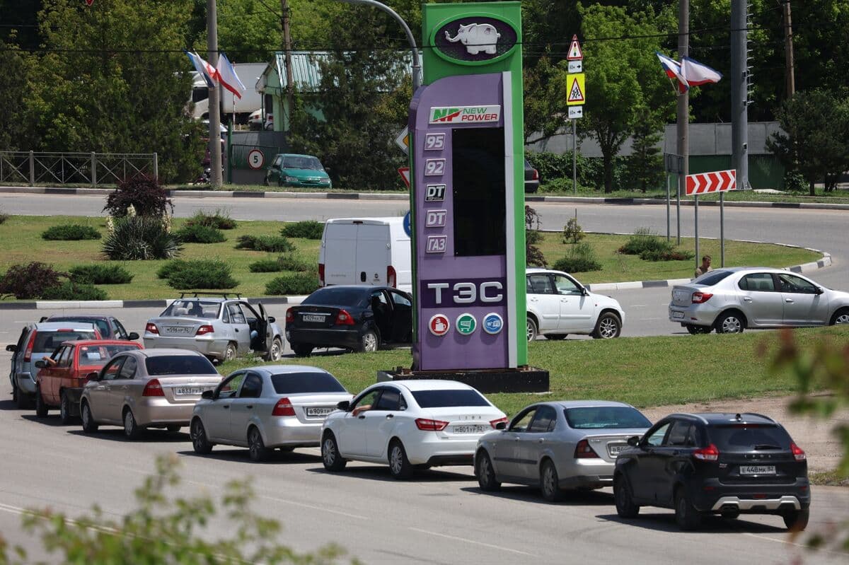 Crimea Suspends Fuel Sales Following Ukrainian Drone Strikes
