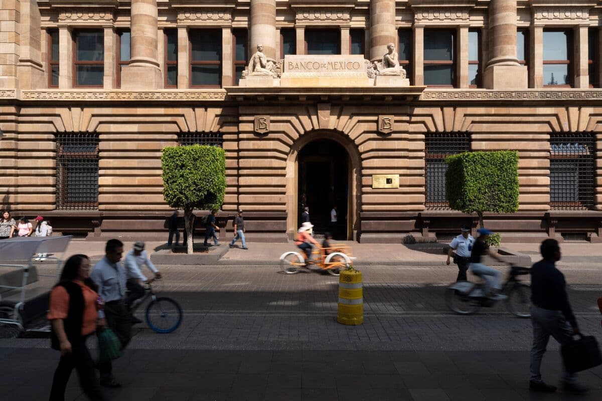 Moody's Downgrades Mexico's Credit Rating to Lowest Investment Grade