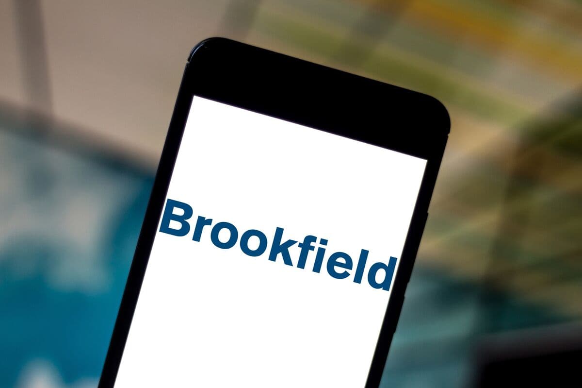 Brookfield Asset Management Secures $935 Million Loan for World Freight Acquisition