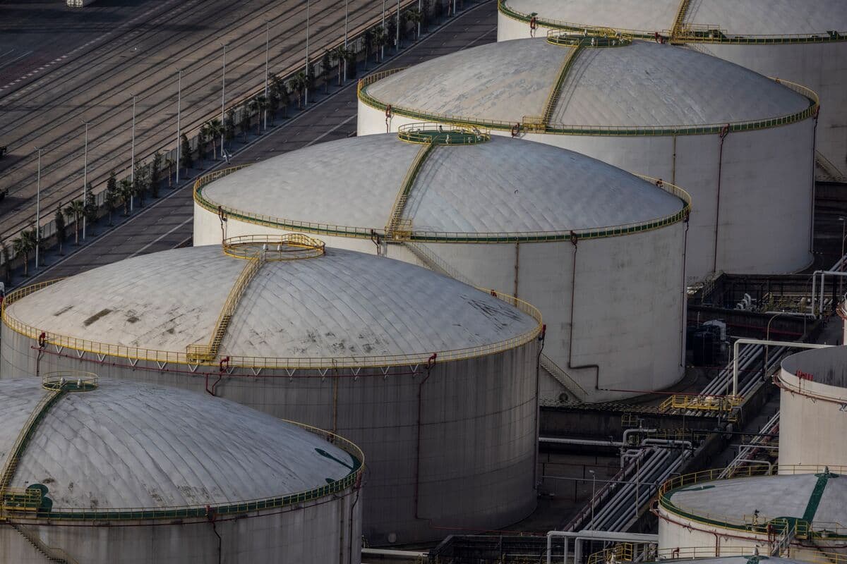 Oil Prices Decline as US-Iran Peace Deal Takes Effect