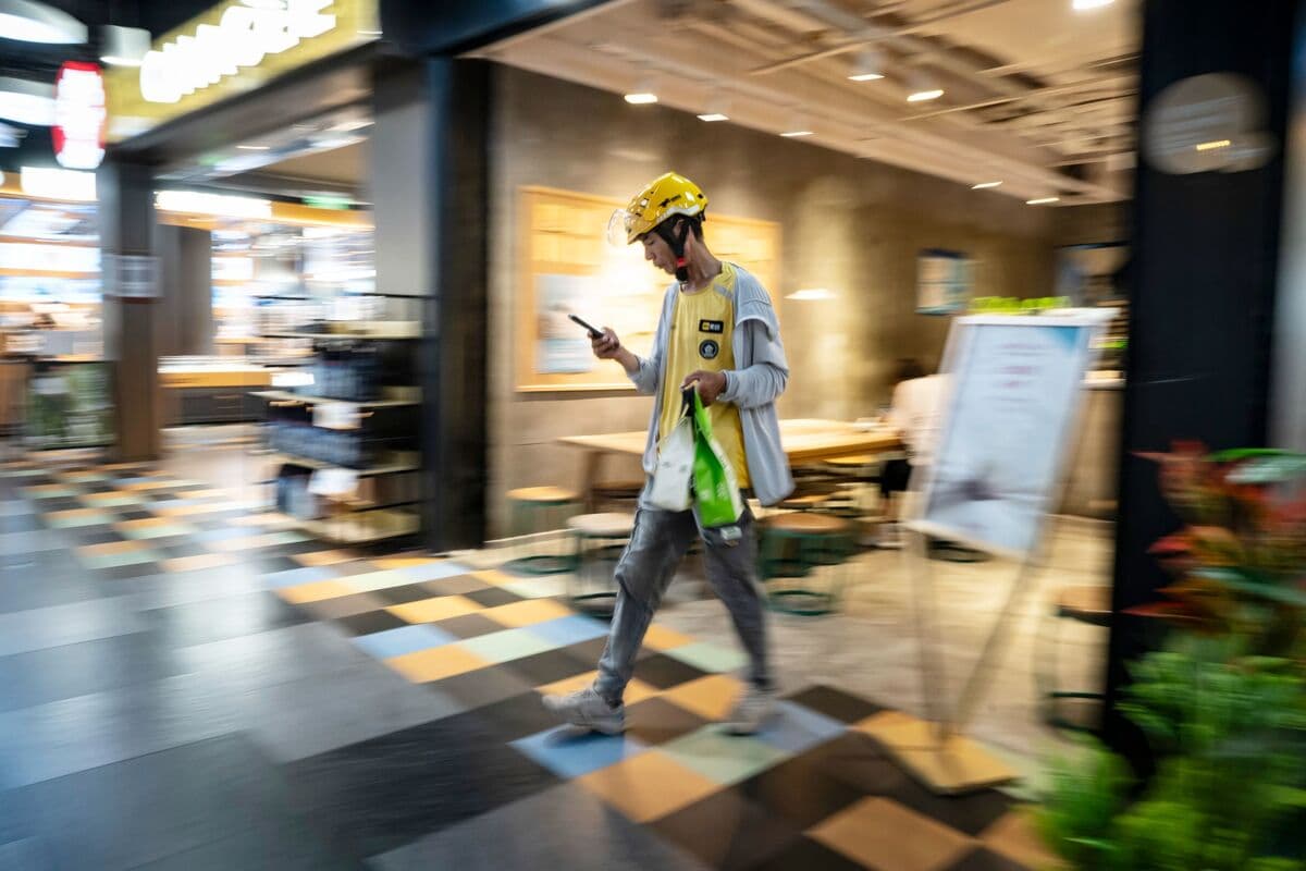 Meituan Hedges Get Costly as Price Wars Make Investors Cautious