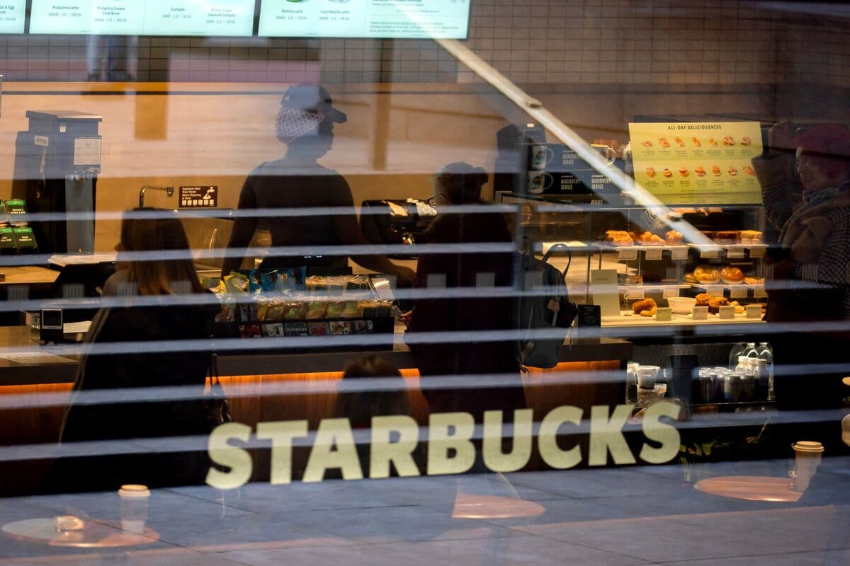 Starbucks Develops AI Tools to Reduce Dependence on Microsoft and IBM Software