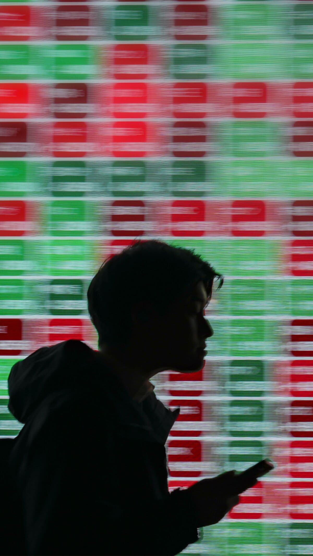 Global Stocks Decline as Technology Shares and Korean Markets Fall