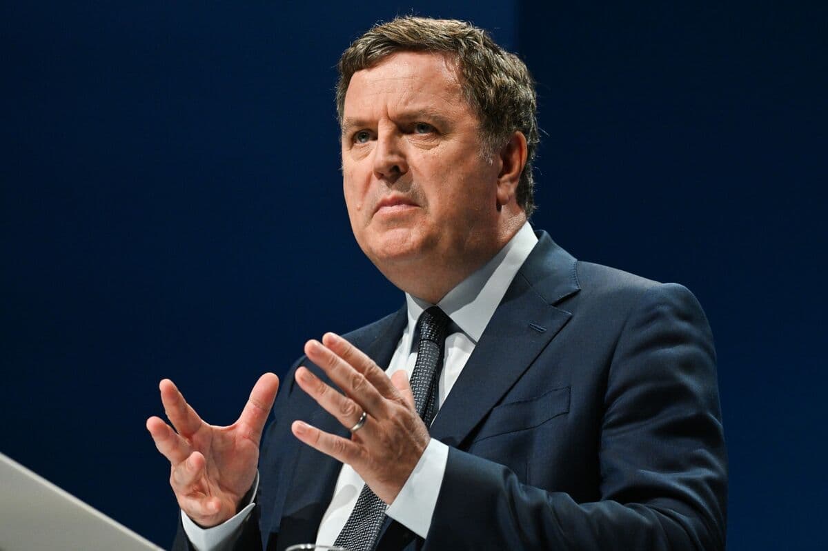 Conservatives Criticize Labour's Fiscal Rules for Increasing UK National Debt