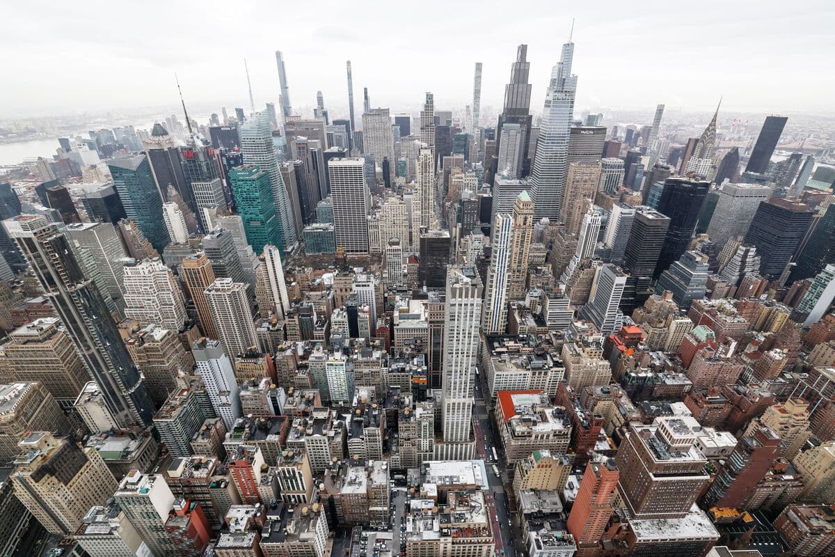 Derek Bomar Departs Deutsche Bank to Launch AI-Focused Advisory Firm Falkon Partners