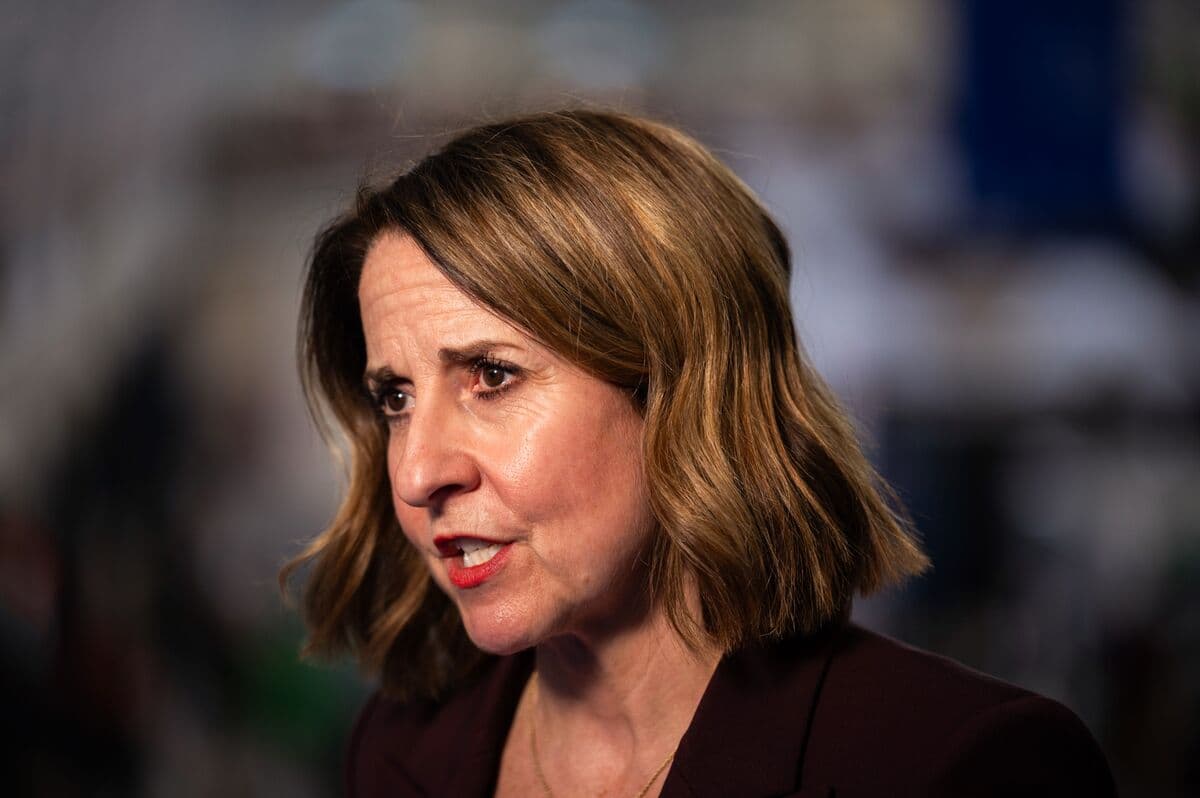 UK Minister Supports US Pharma Deal Amid Criticism Over Medicine Costs