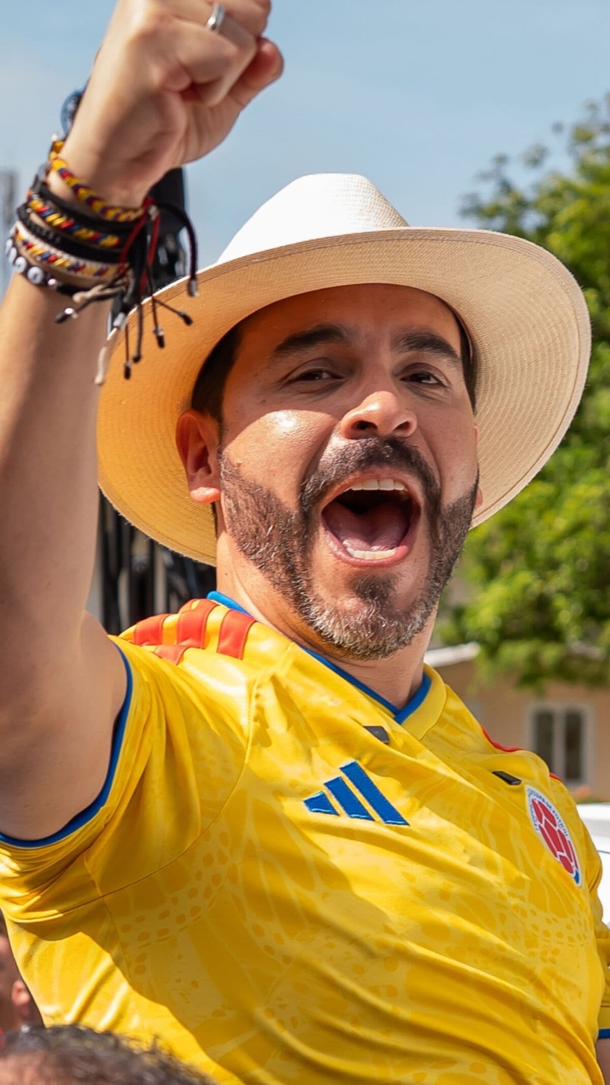 Trump Supporter Leads in Colombia's Presidential Election, Signaling Pro-Market Shift