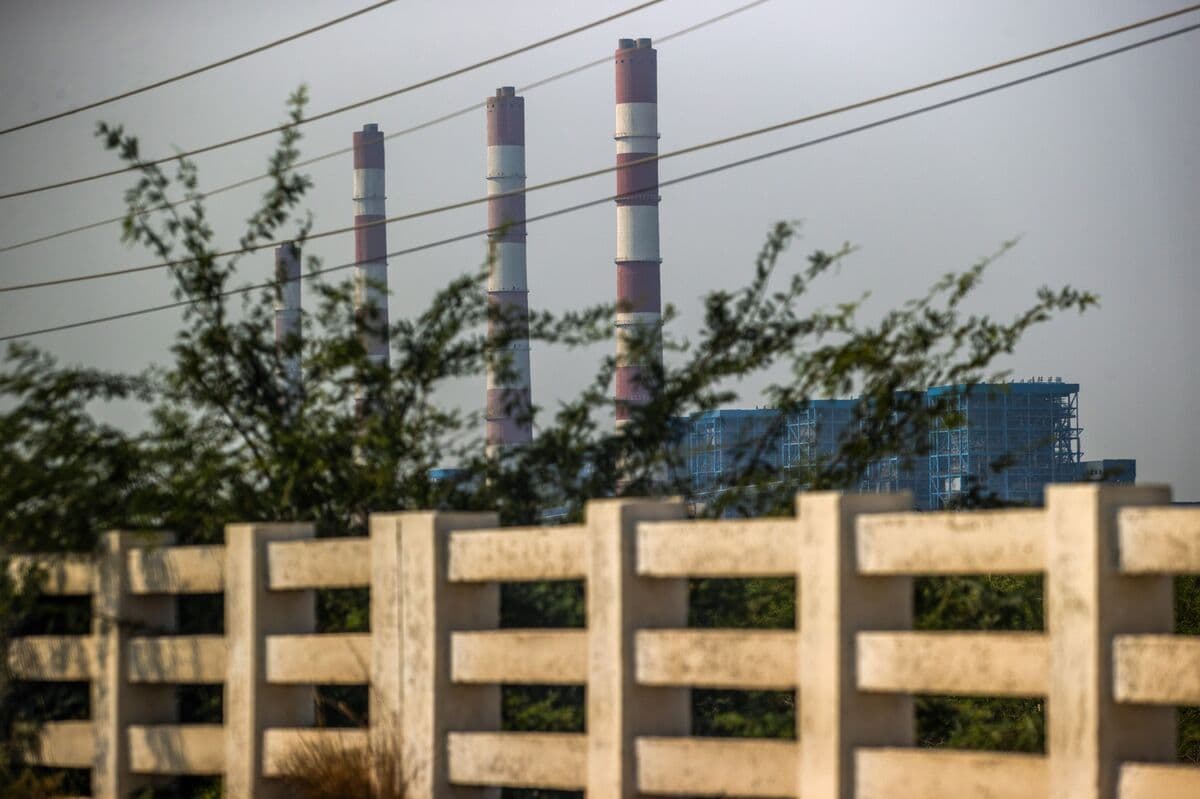Adani Power Plans to Raise 80 Billion Rupees for Expansion Efforts
