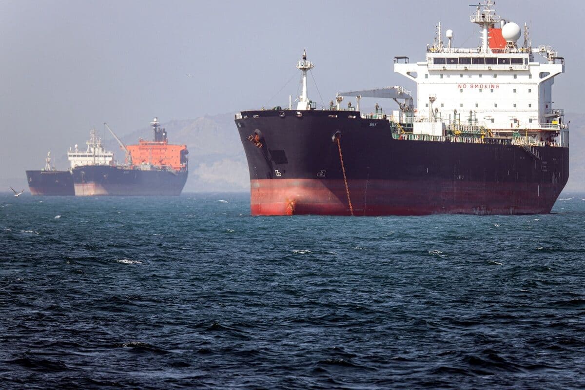 Increase in Supertankers Transporting Oil Through Hormuz Observed