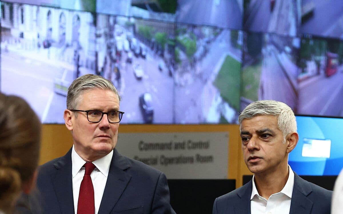 London Mayor Sadiq Khan Withholds Support for Keir Starmer's Premiership