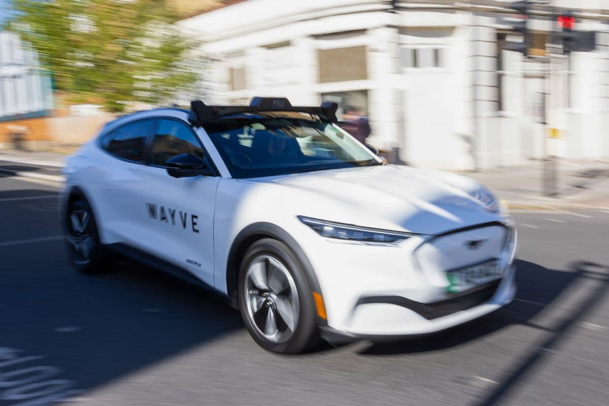 Uber Launches Waitlist for Wayve Robotaxis in London Ahead of UK Debut