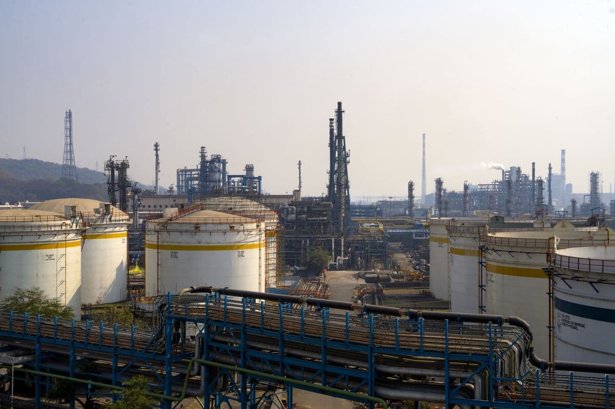 India Gradually Resumes Mideast Oil Imports as Hormuz Strait Reopens