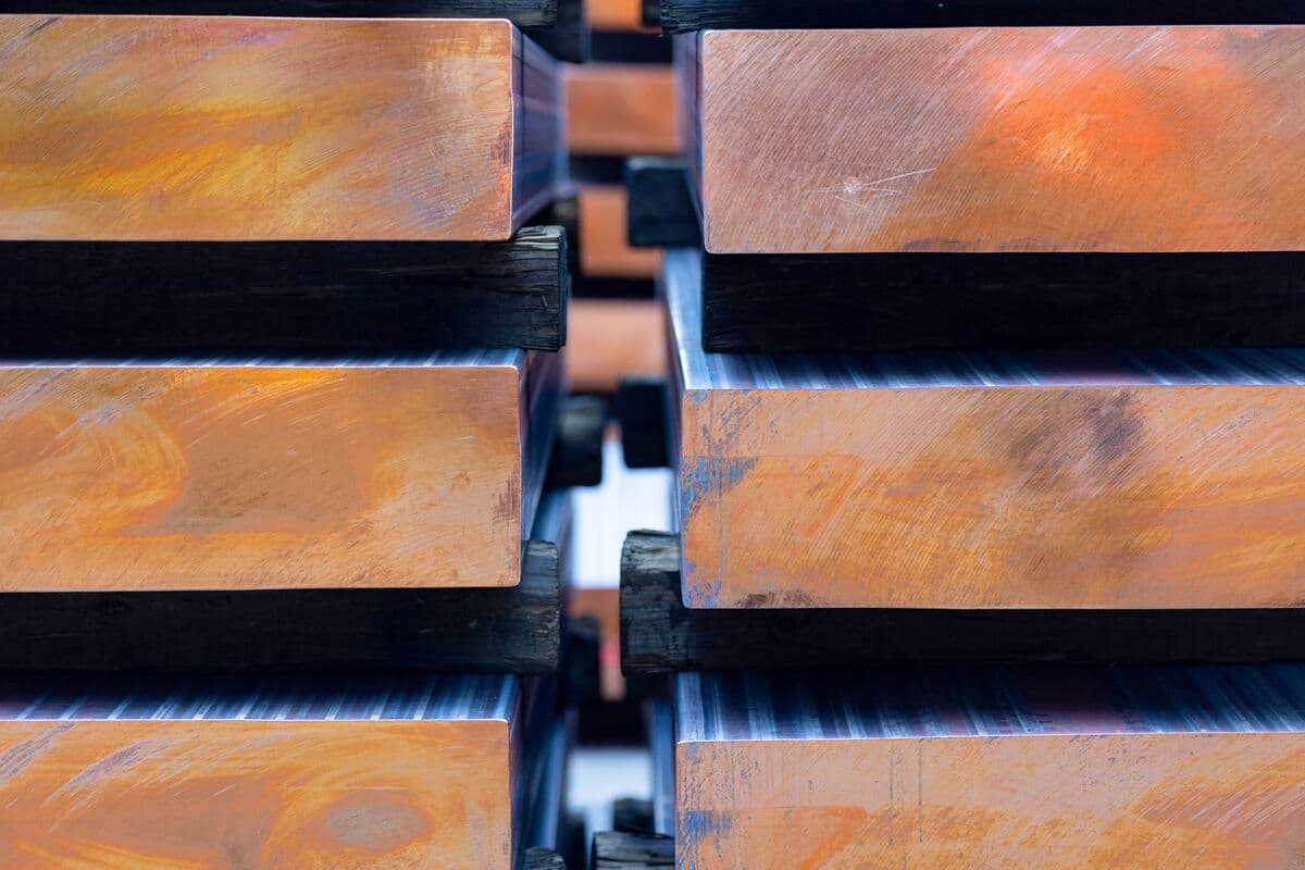 Copper Set for Second Weekly Gain Despite Iran Tensions