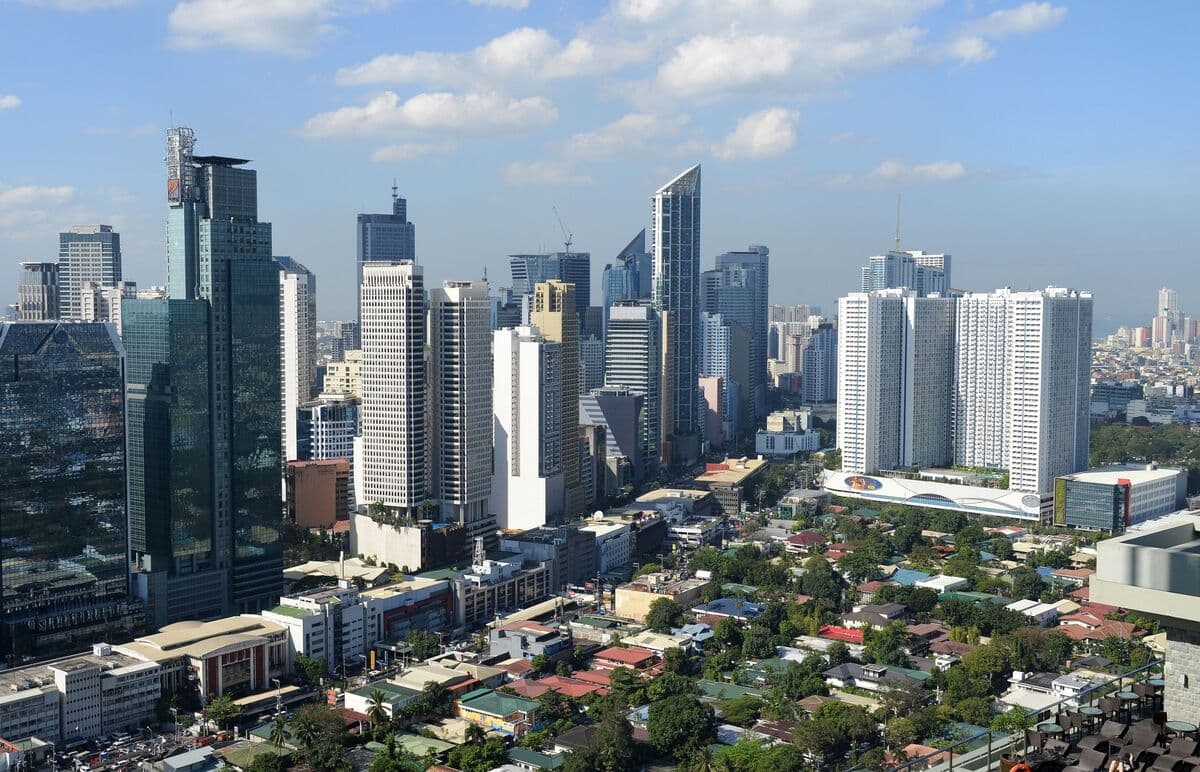 Philippines Reenters Global Bond Market Amid Eased Oil Pressures