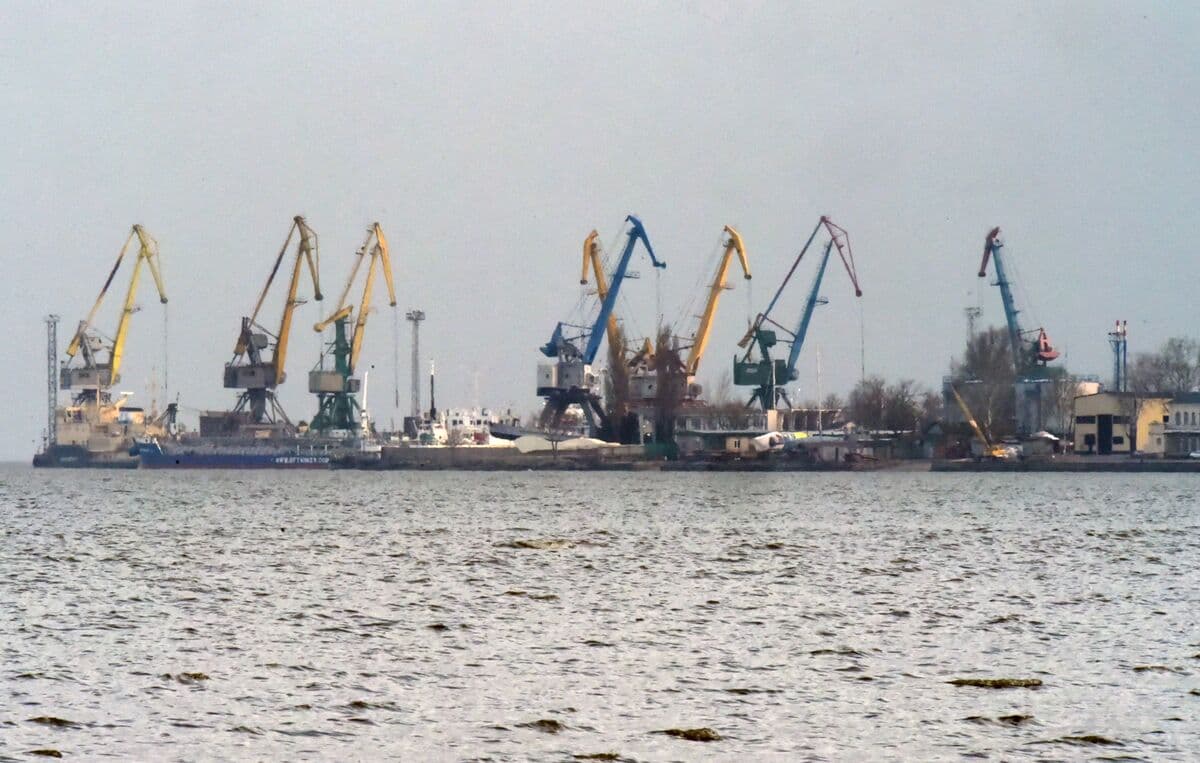 Fire Breaks Out on Tanker Following Drone Attack at Russia's Taganrog Port