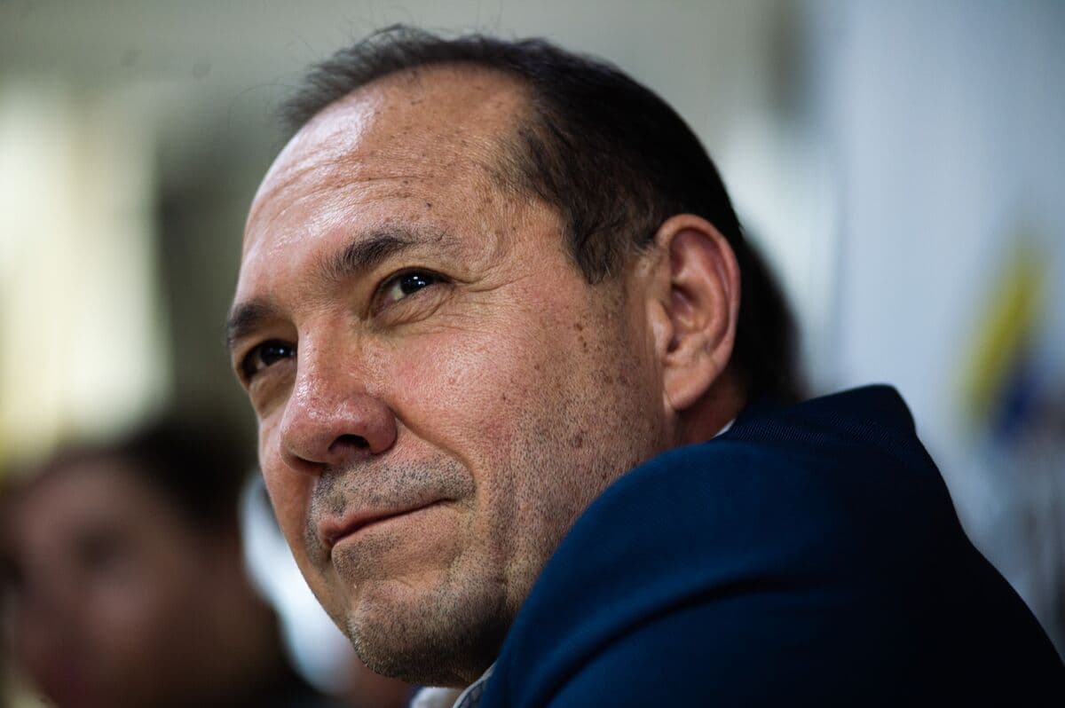 Colombia Mulls Price Controls as Wage Hike Rattles Markets