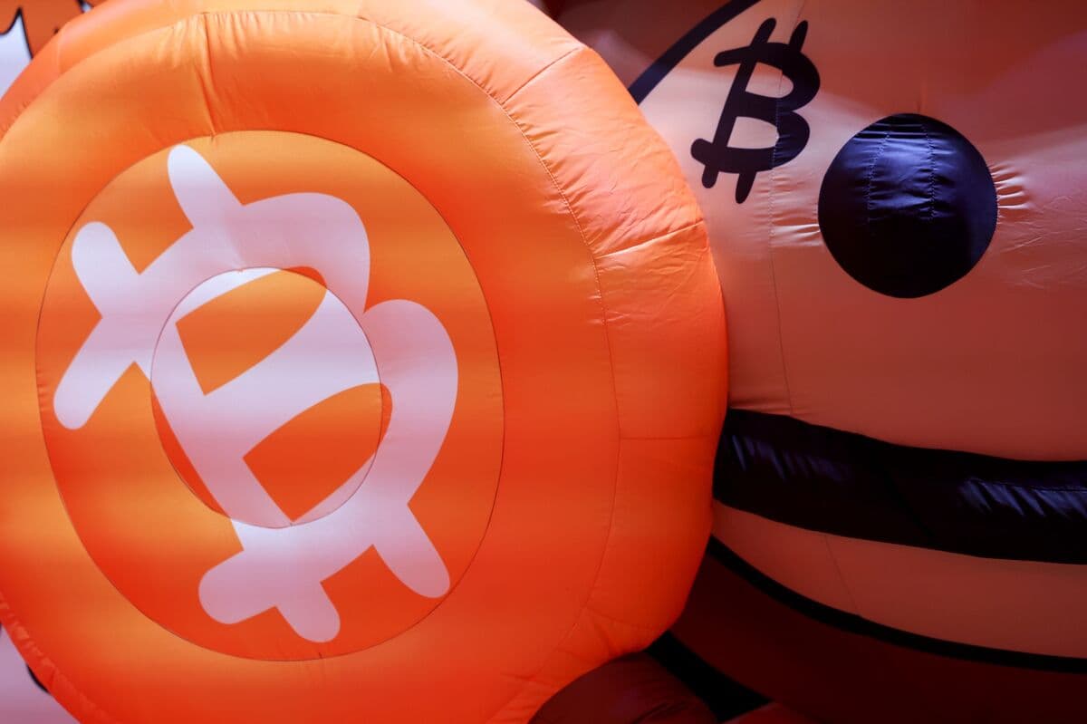 US Bitcoin ETFs Experience $2.8 Billion in Withdrawals Over Nine Sessions