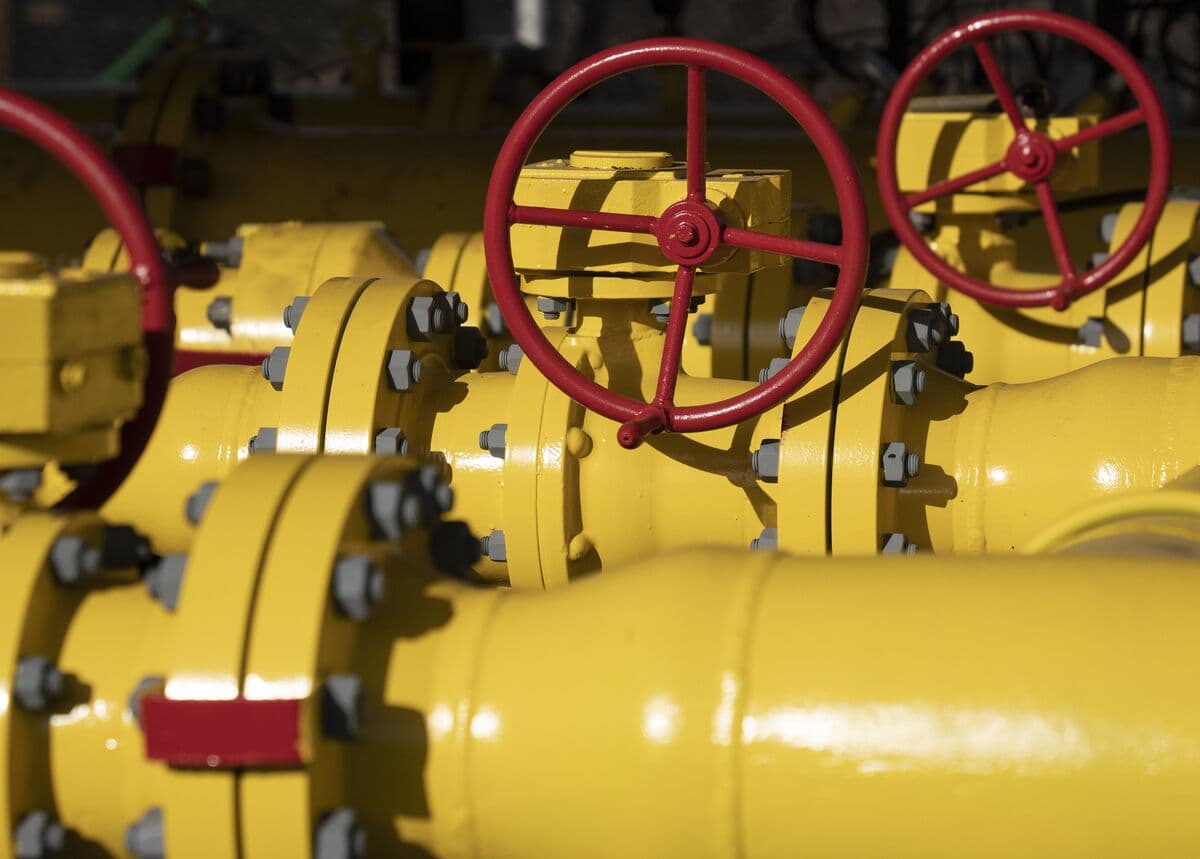 Vitol Secures Emergency Fuel Supply Contract with Zambia Amid IMF Concerns