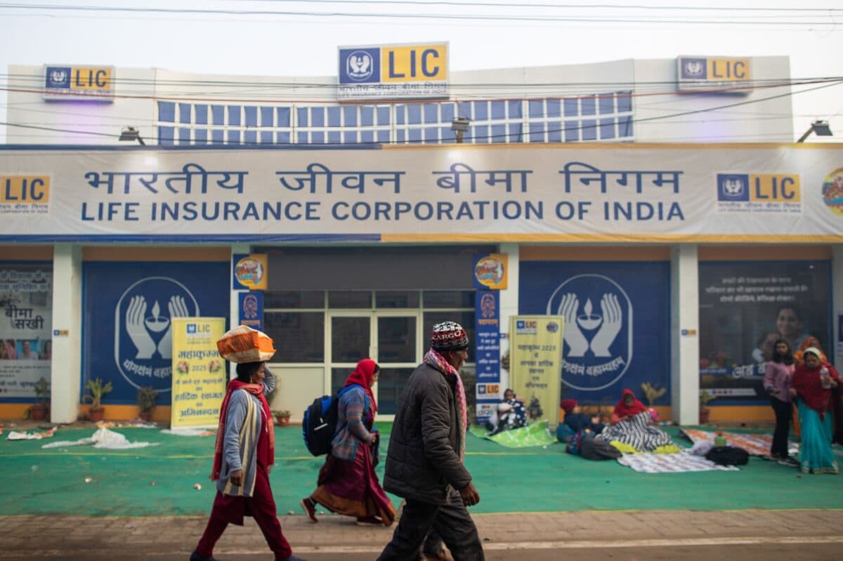 India Plans $1 Billion Stake Sale in Life Insurance Corporation Next Month
