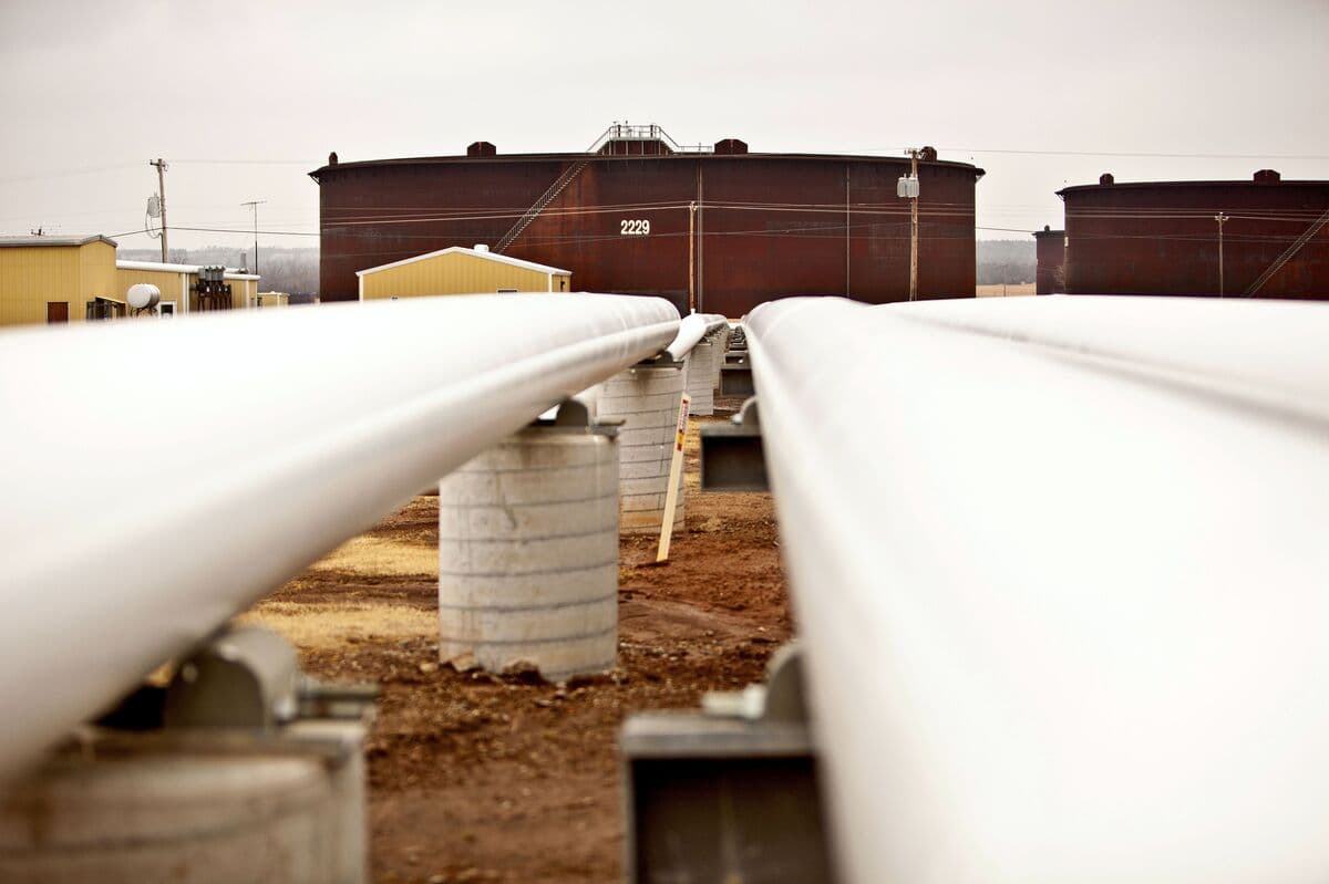 Oil Prices Rise Following New US Strikes on Iran Amid Ceasefire Tensions