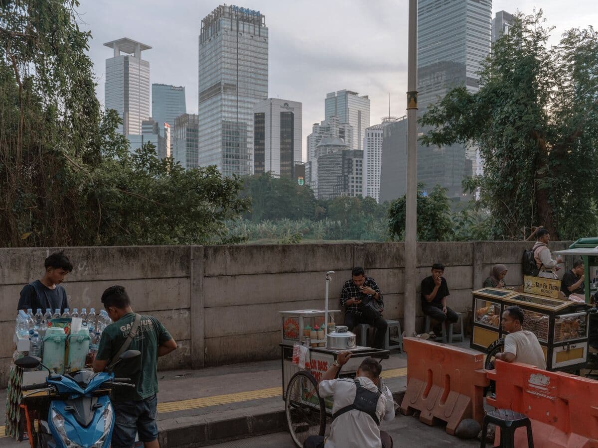 Indonesia's Foreign Reserves Experience Longest Decline Since 2018