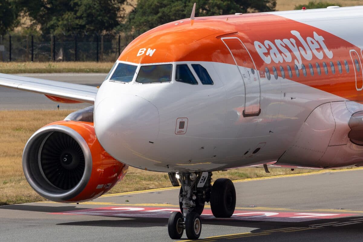 EasyJet Receives Higher Offer from Apollo, Surpassing Castlelake's Bid