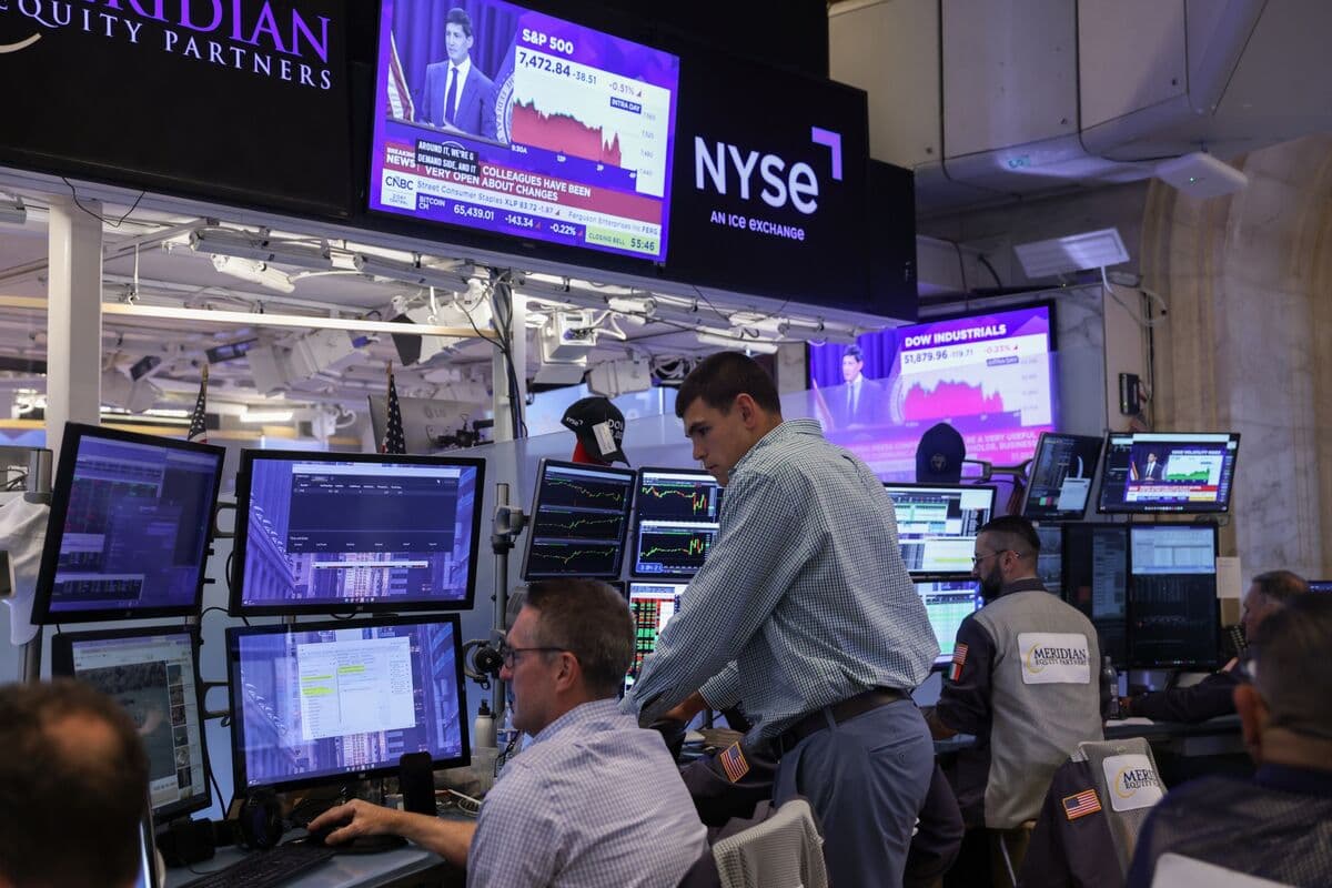 European Stocks Rise as Stagflation Concerns Diminish