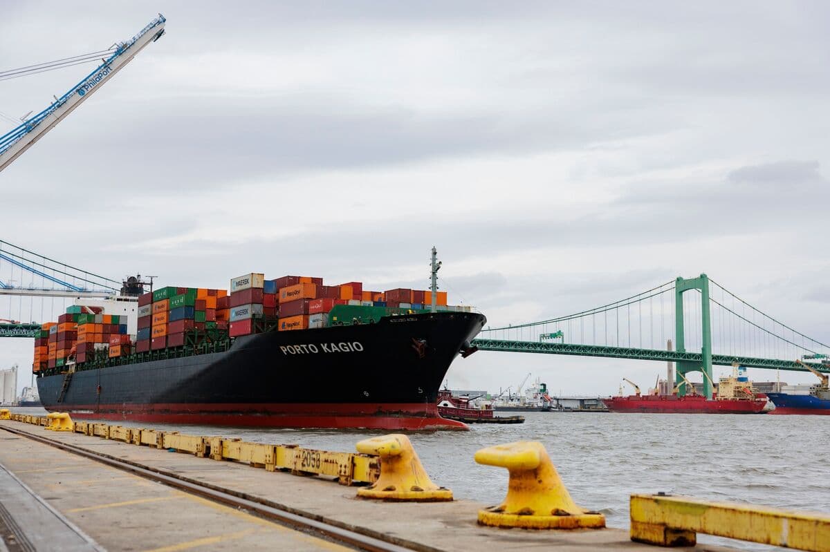 Trump Declares US Will Not Renew USMCA, Initiating Extended Negotiations