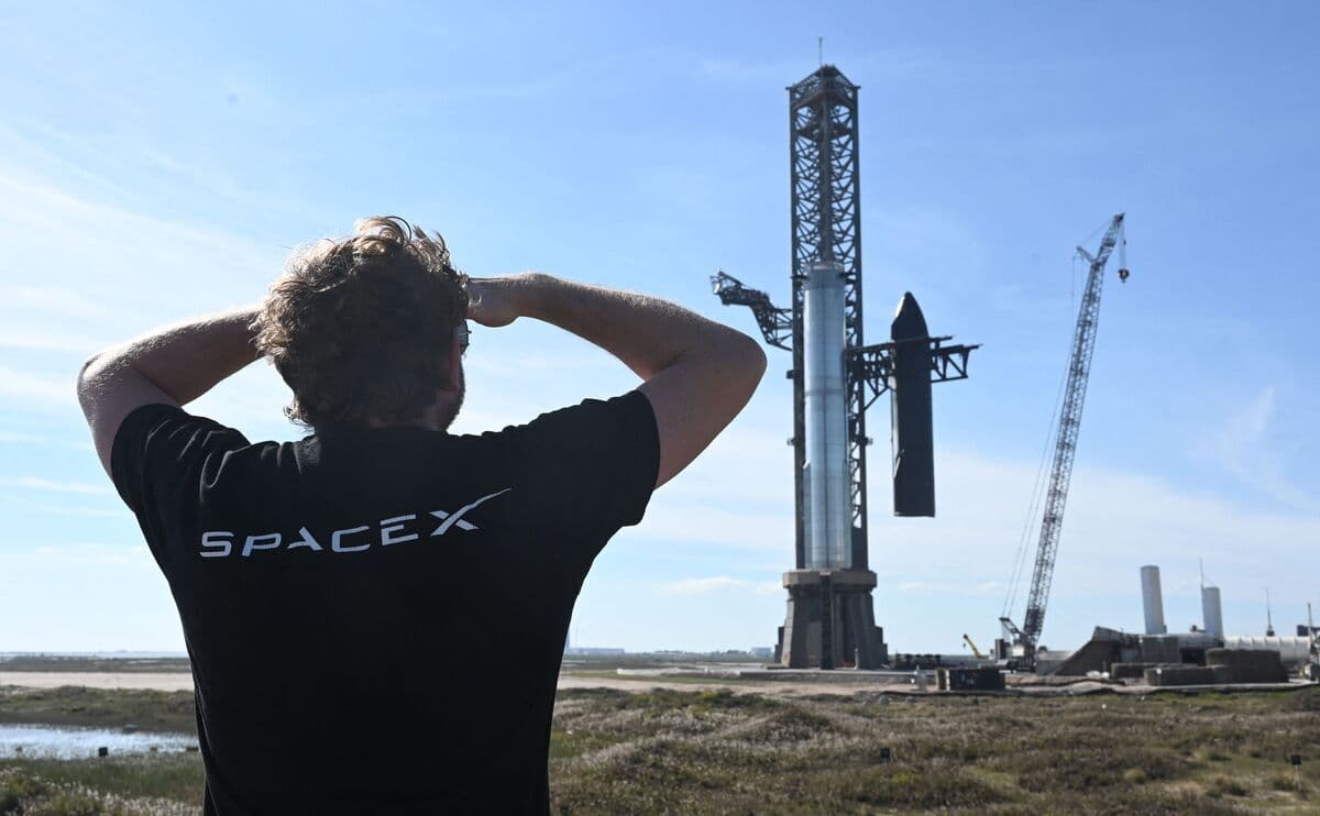 SpaceX to Conduct Major Test Flight of Starship Rocket Ahead of IPO