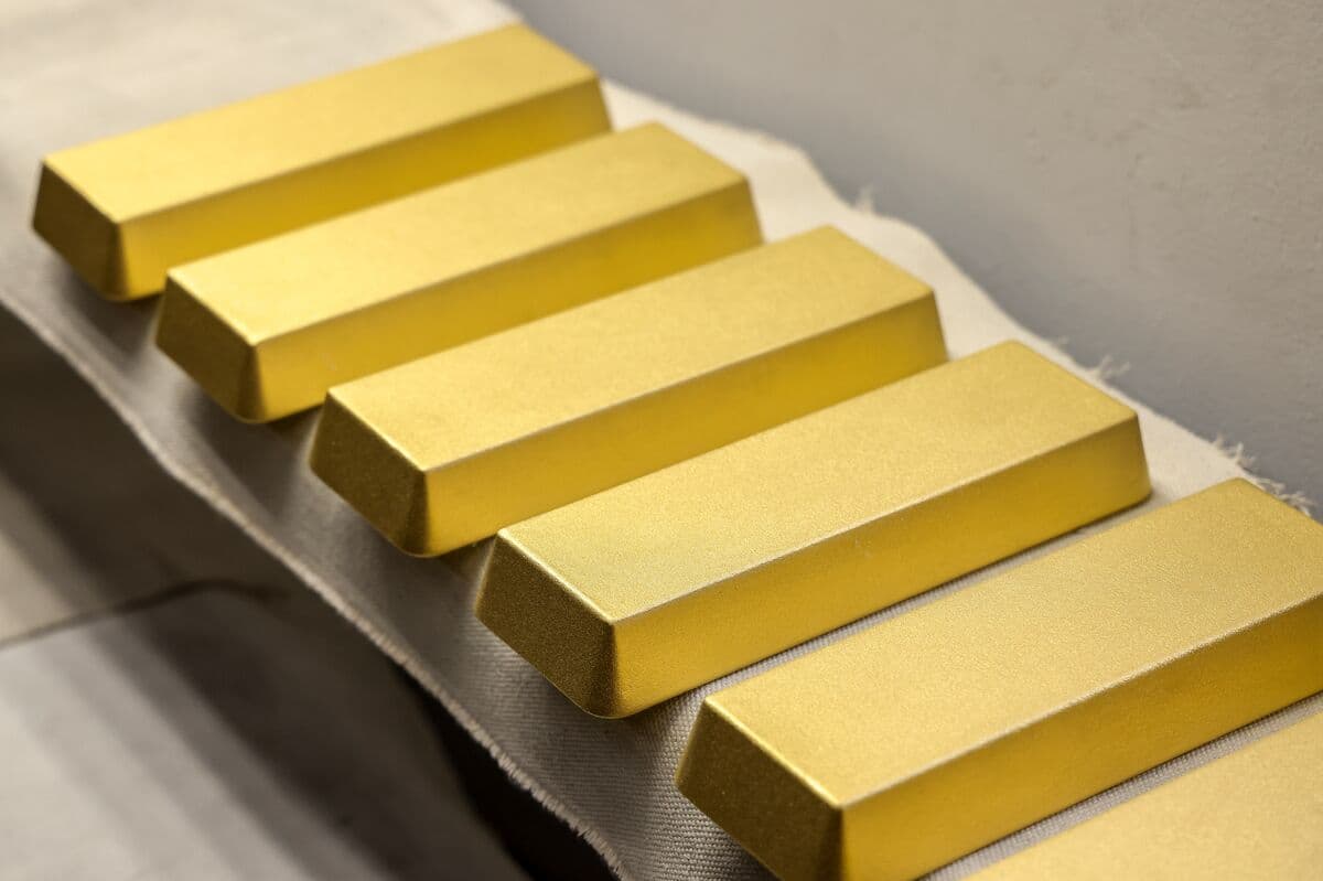 Russia Sells Stake in Seized Gold Mining Company for $1.3 Billion