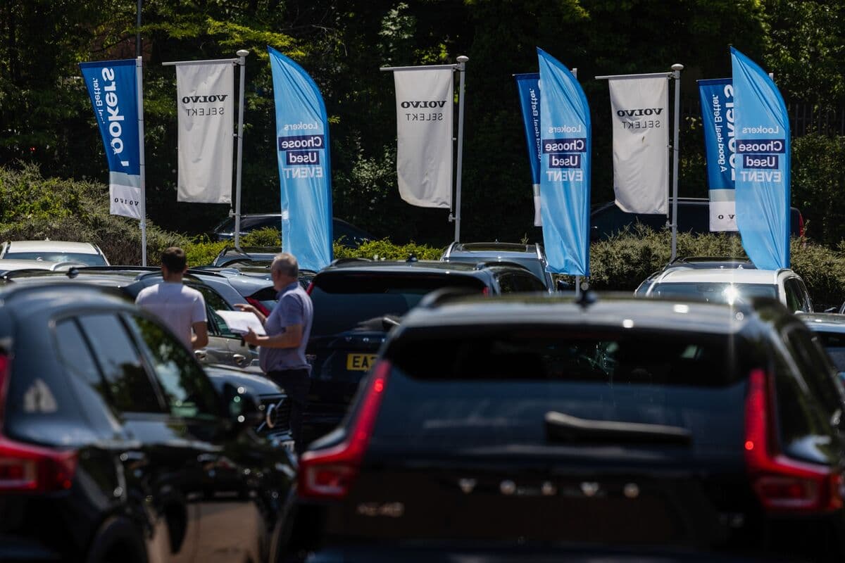 Global Auto Holdings Considers Initial Public Offering in Toronto