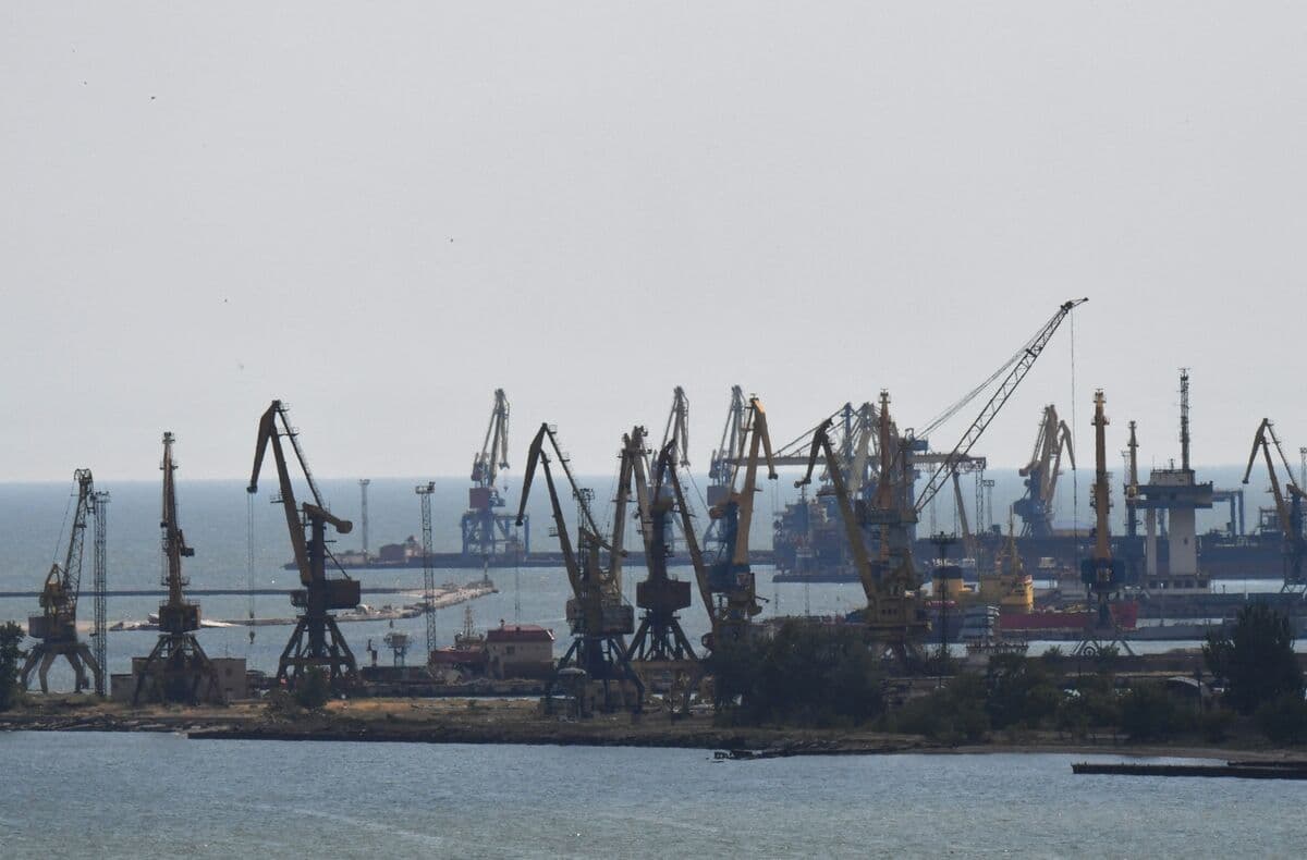 Ukraine Strikes Russian Oil and Cargo Ships in the Sea of Azov
