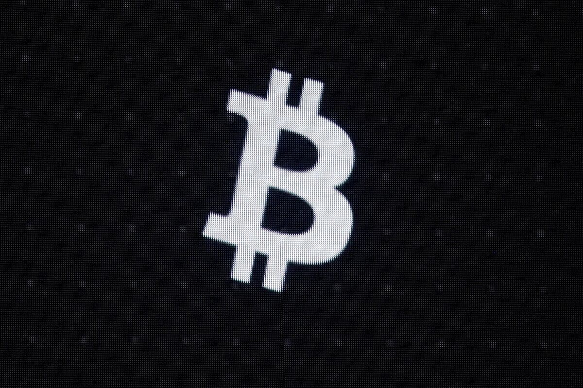 Bitcoin Experiences Modest Rebound Amid Ongoing Structural Challenges