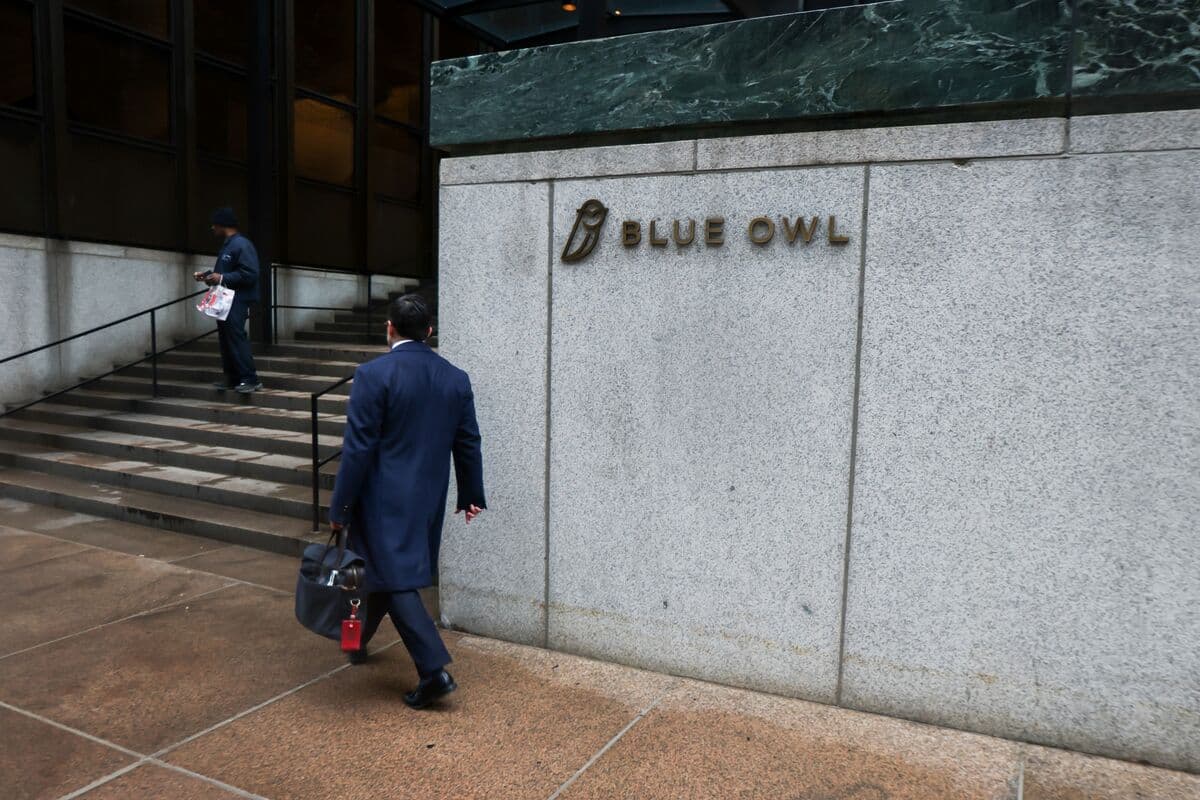 Blue Owl Capital Launches $400 Million Bond Offering in Market Return