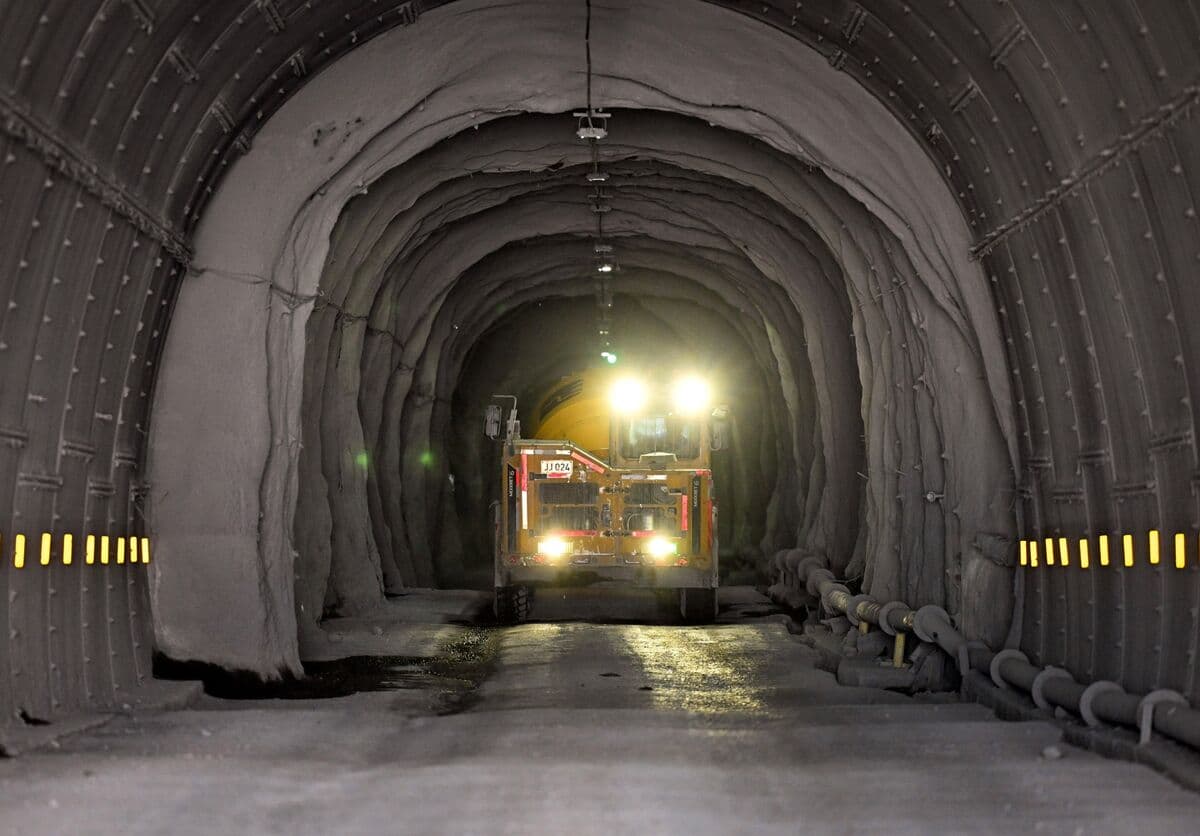 Zijin Gold Acquires Control of Chinese Rival for $2.6 Billion