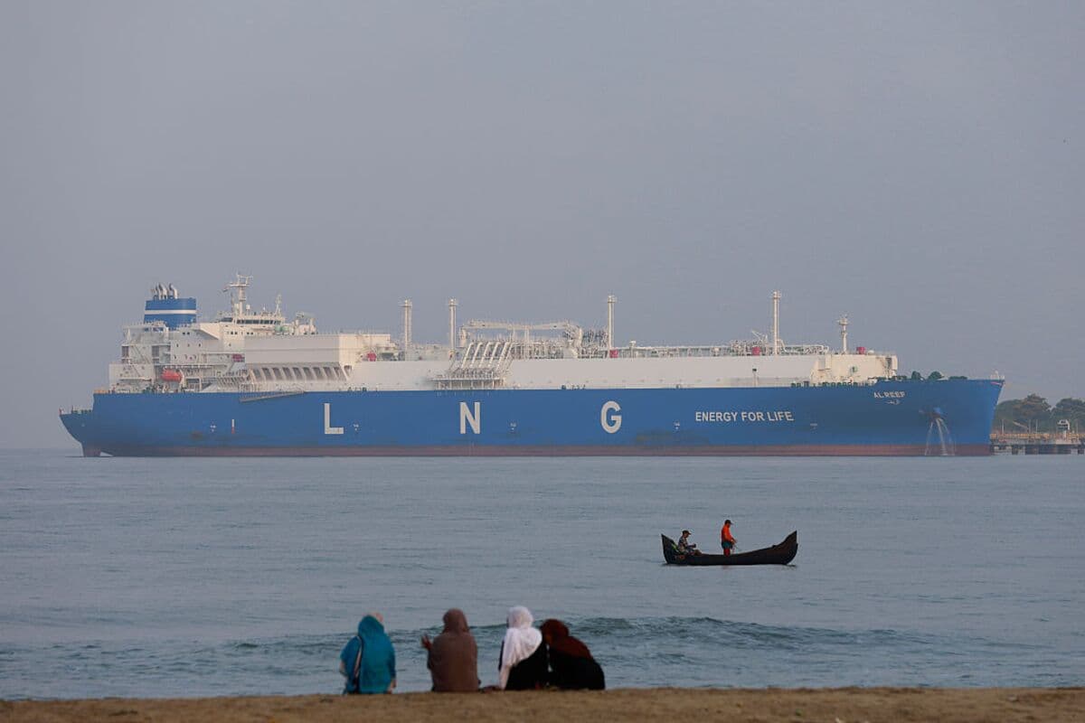 Pakistan Secures Second LNG Shipment from Persian Gulf Amid Energy Crisis