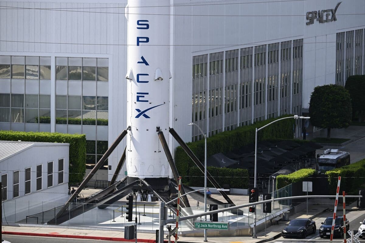 SpaceX Investor Highlights Potential and Risks of Orbital Data Centers
