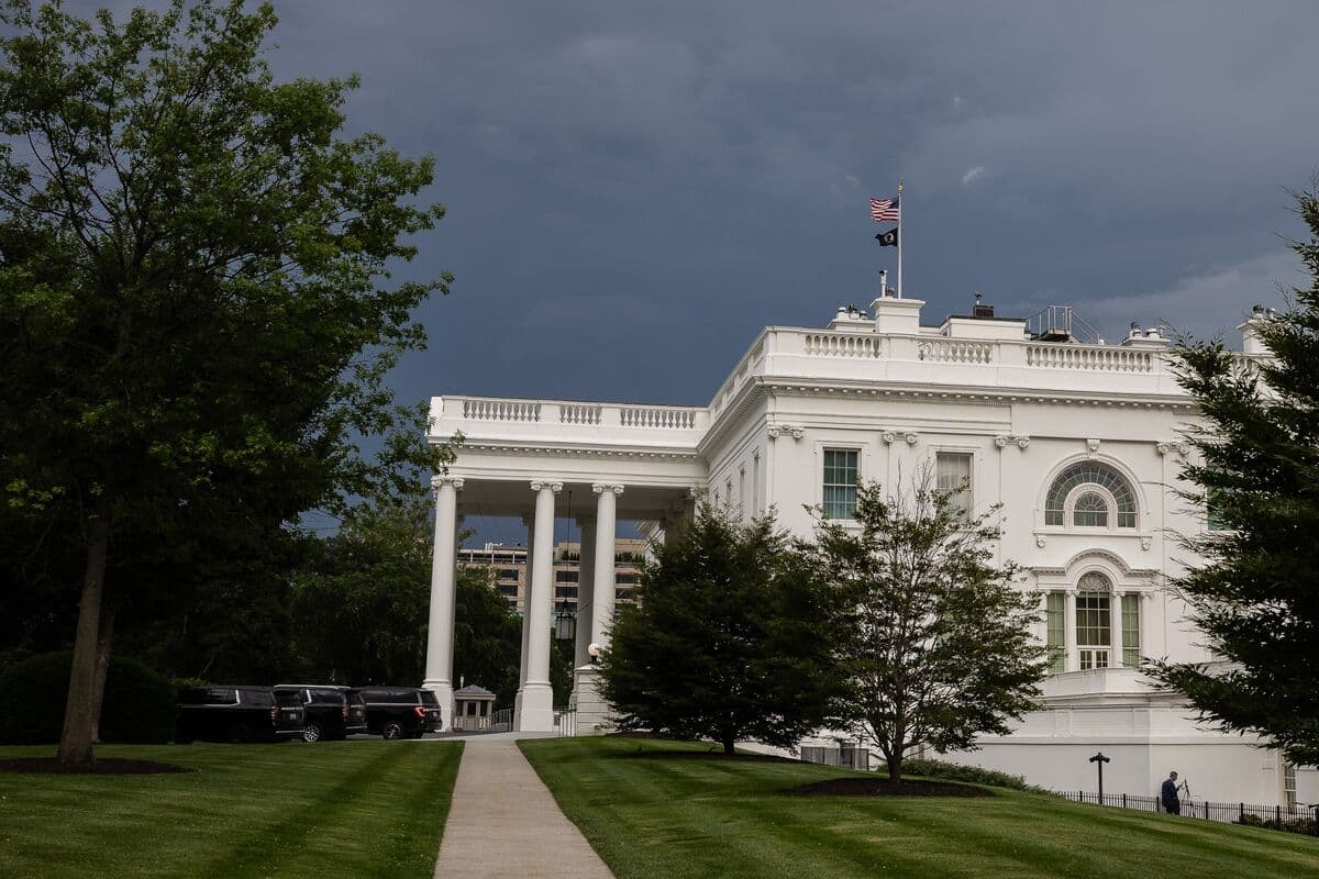 White House to Convene Defense Contractors Amid Concerns Over Munitions Stockpiles