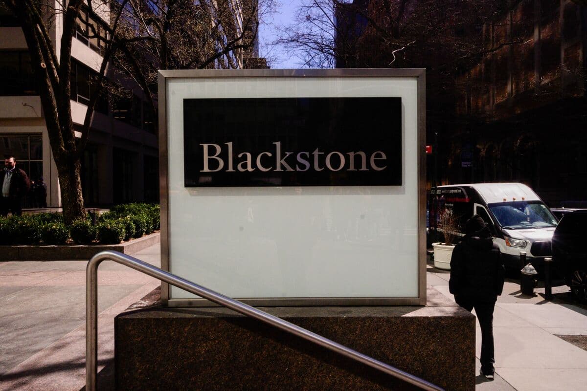 Blackstone's $343 Million Loan for Chicago Skyscraper Defaults