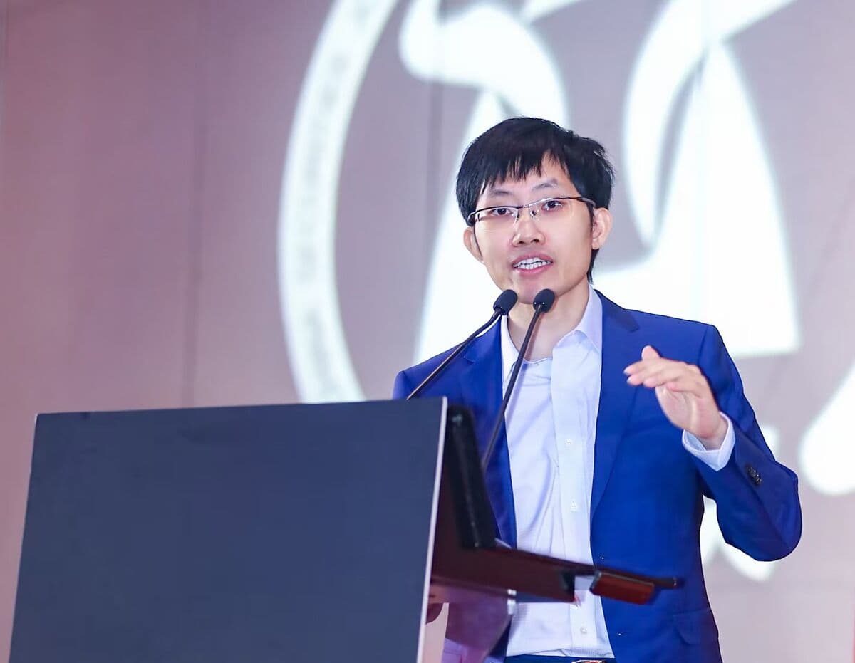 DeepSeek Founder Liang Wenfeng Becomes World's Wealthiest AI Entrepreneur