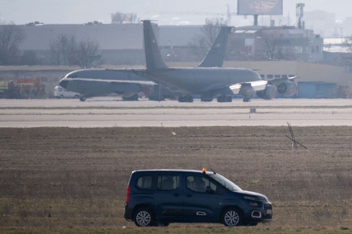 US Likely to Request Bulgaria to Extend Tanker Aircraft Deployment, Radev States