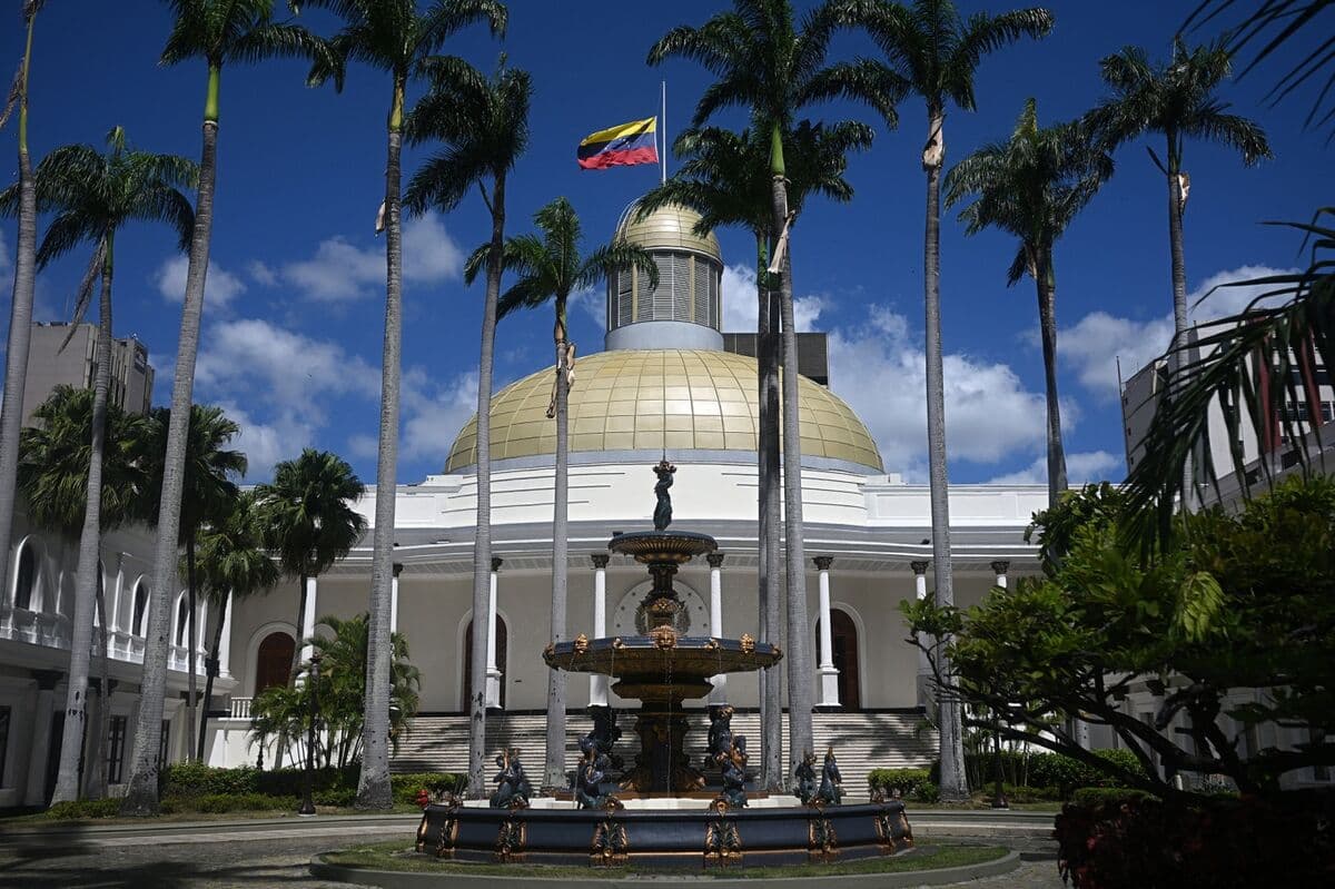 Canadian Diplomats Visit Venezuela Amid Considerations to Reopen Embassy