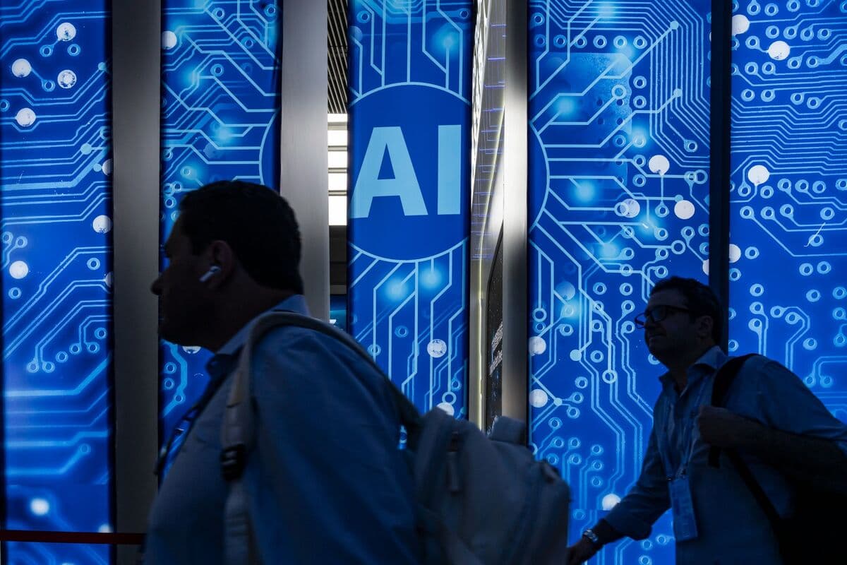 China Investigates Companies and Funds Following AI-Driven Stock Surges