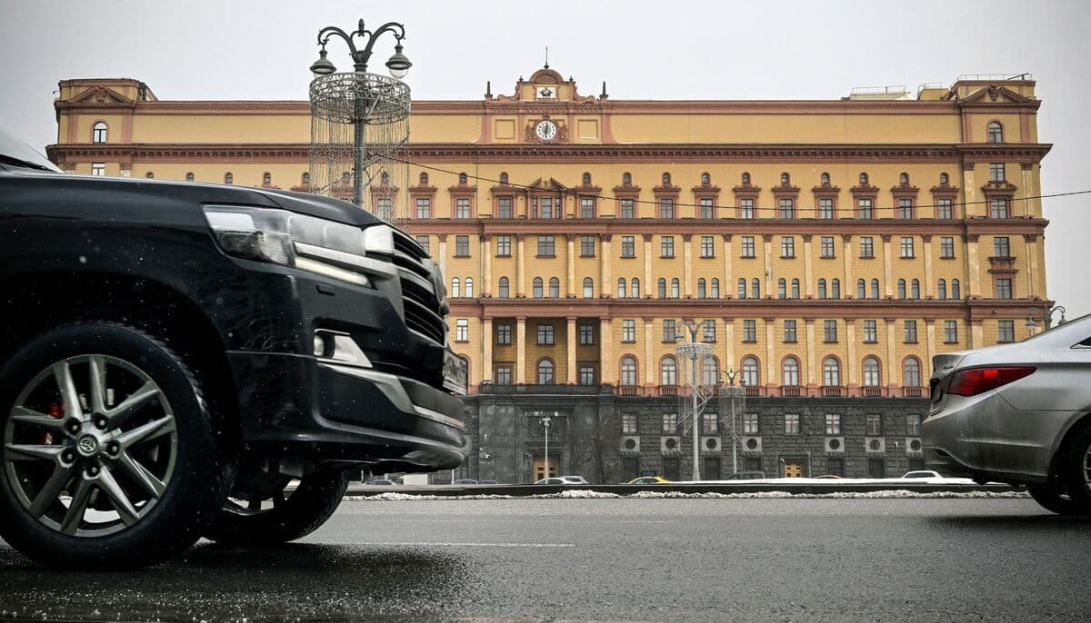 Russia Discovers Foreign Spyware on Officials' Mobile Phones