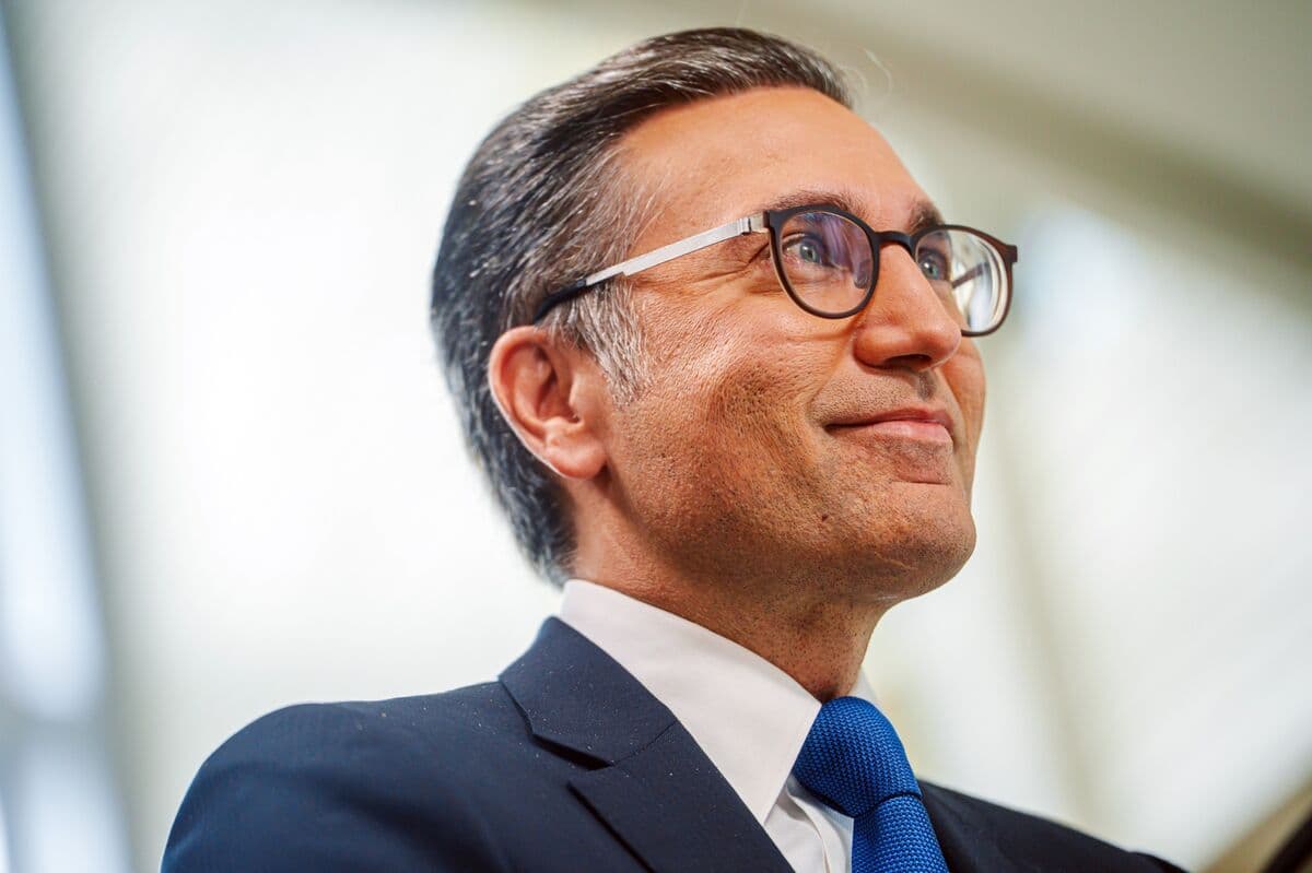 UBS's Iqbal Khan Discusses AI's Impact on Jobs and Productivity