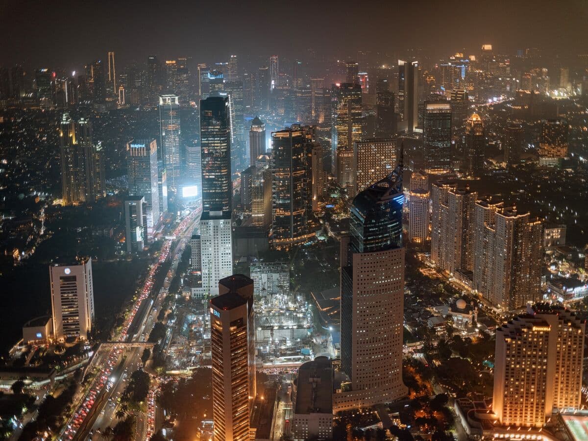 Danantara to Launch US Dollar Bond Roadshow Amid Indonesia's Market Decline