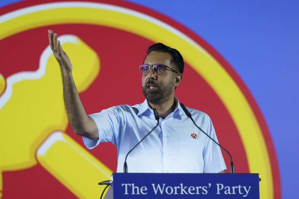 Singapore Opposition Leader to Face Leadership Vote Following Reprimand