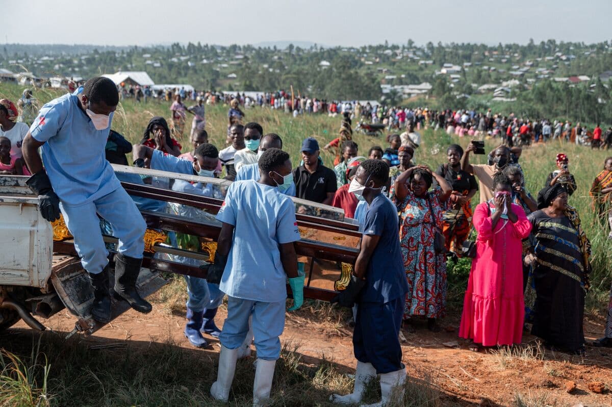 Ebola Cases Exceed 800 in Congo as Aid Groups Warn of Larger Outbreak