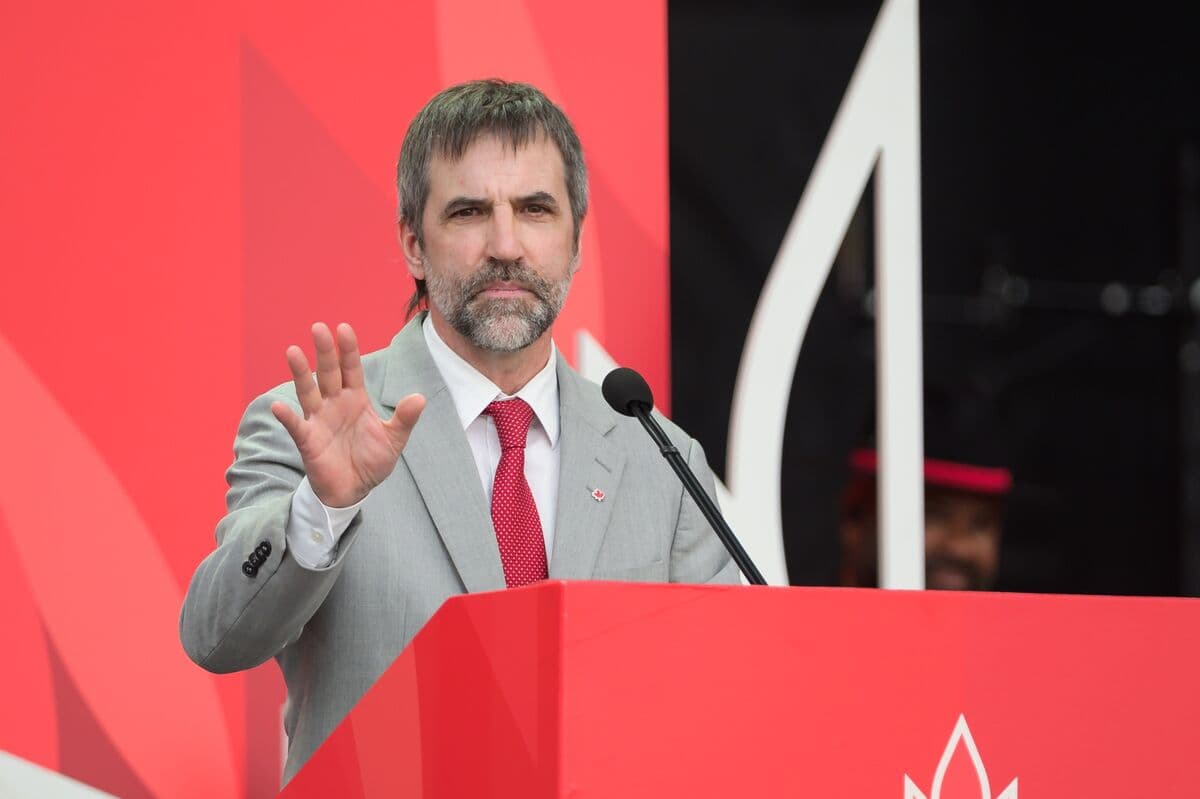 Former Environment Minister Resigns from Carney's Caucus Over Climate Policy Changes