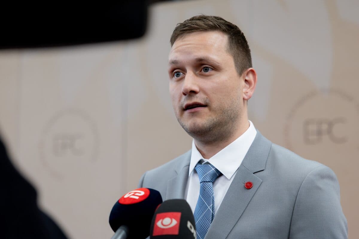 Greenland's Prime Minister: US Talks Complicated by Danish Political Issues